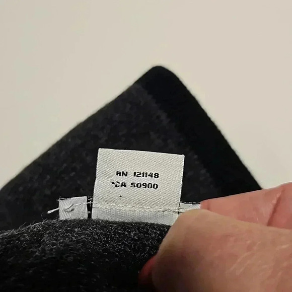 Women's CALVIN KLEIN Knit Skull Hat Black - Picture 4 of 4